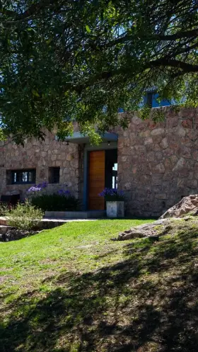 Venta De Casa En Villa Carlos Paz - 3 Dormitorios