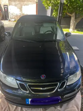 Saab descapotable del año 2005