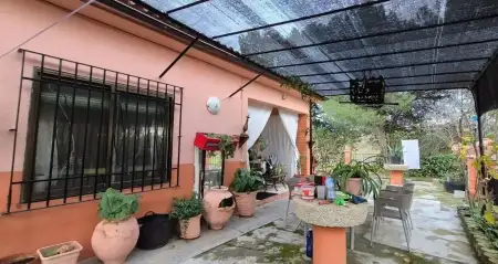 Casa de campo con parcela de 3.000 m² cerca de Cáceres-Extremadura
