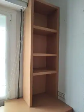Estructura de camas + muebles + sillas