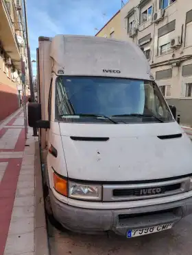 Vendo furgoneta dayli C35 del año 2003