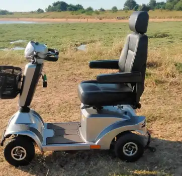 SCOOTER ELÉCTRICO MOVILIDAD REDUCIDA