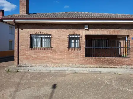 Chalet en Villambrán de Cea, norte de provincia de Palencia.