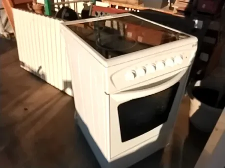 CUISINIERE ELECTRIQUE PLAQUE VITRO FAR +RES