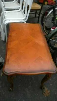 MESA BAJA ESTILO LOUIS XV