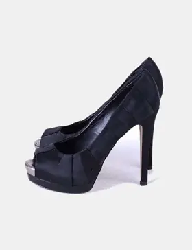 BCBGMAXAZRIA Zapatos peep toe satén negro