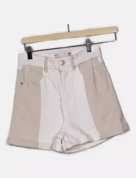 Stradivarius Pantalones de tela Cortos