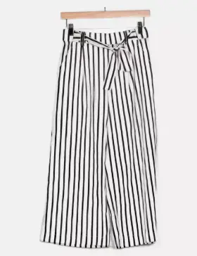 Zara Pantalones de tela Rectos